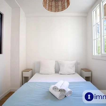 아파트 Air-Conditioned Apartment Near The Liberation Neighborhood *