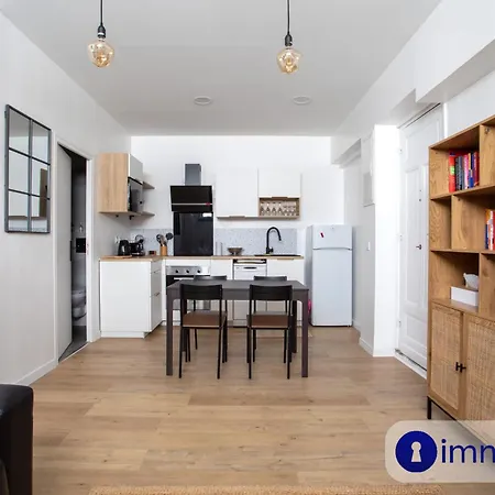 아파트 Air-Conditioned Apartment Near The Liberation Neighborhood 니스