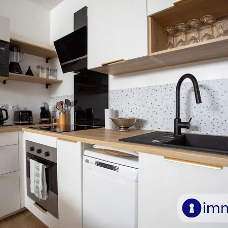 Air-Conditioned Apartment Near The Liberation Neighborhood 아파트 니스